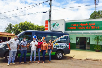 O prefeito Ricardo Dias realizou nesta terça-feira (22) a entrega de uma nova van para a Saúde de Brasilândia do Tocantins.